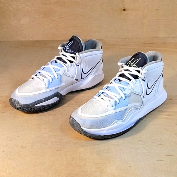 Nike Kyrie Infinity Smoke And Mirrors Basketball Shoes - Picture 4 of 9